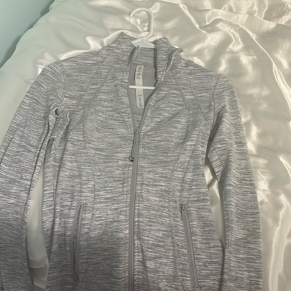 Lululemon define jacket size 4